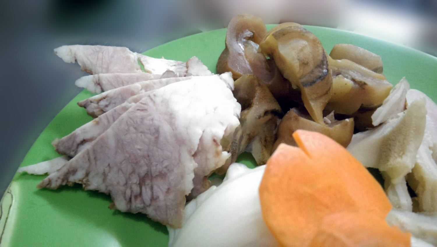 Đồ bổi dùng nhúng lẩu trâu tại Long Xuyên